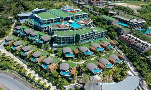 Crest Resort & Pool Villas Hotel