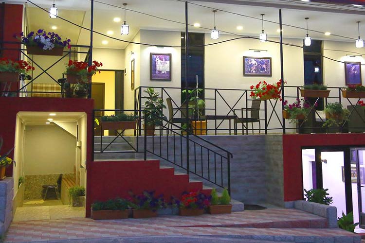 Guru Hotel