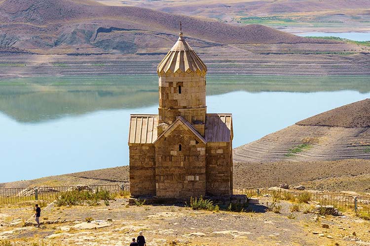 The Armenian Monastic Ensembles of Iran